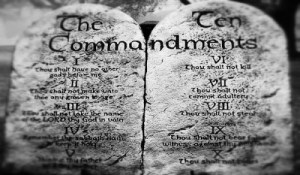 The-Ten-Commandments-Tablets-Are-Christians-Under-the-Law